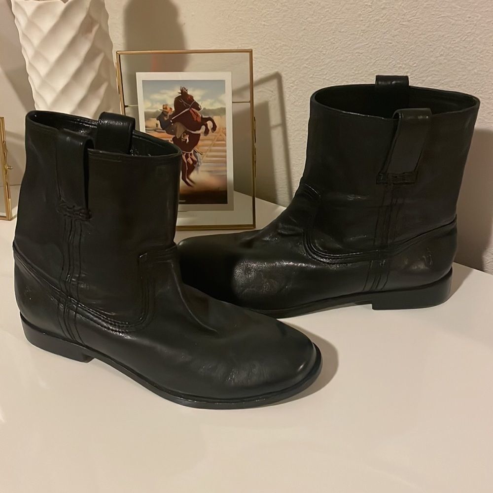 EUC Frye Booties